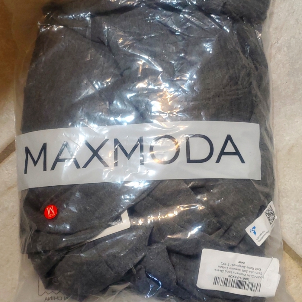 Nwt dark grey robe
